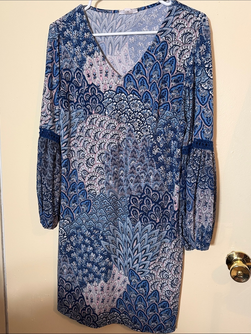Westport Blue Paisley V-Neck Long Sleeve Dress
